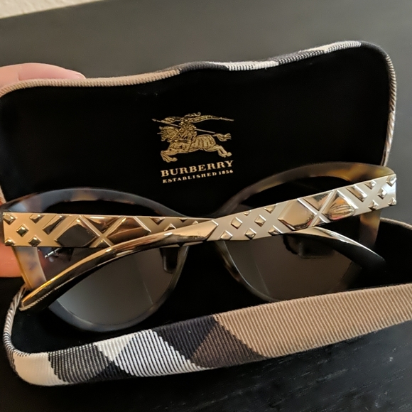Burberry Sunglasses - Picture 2 of 6